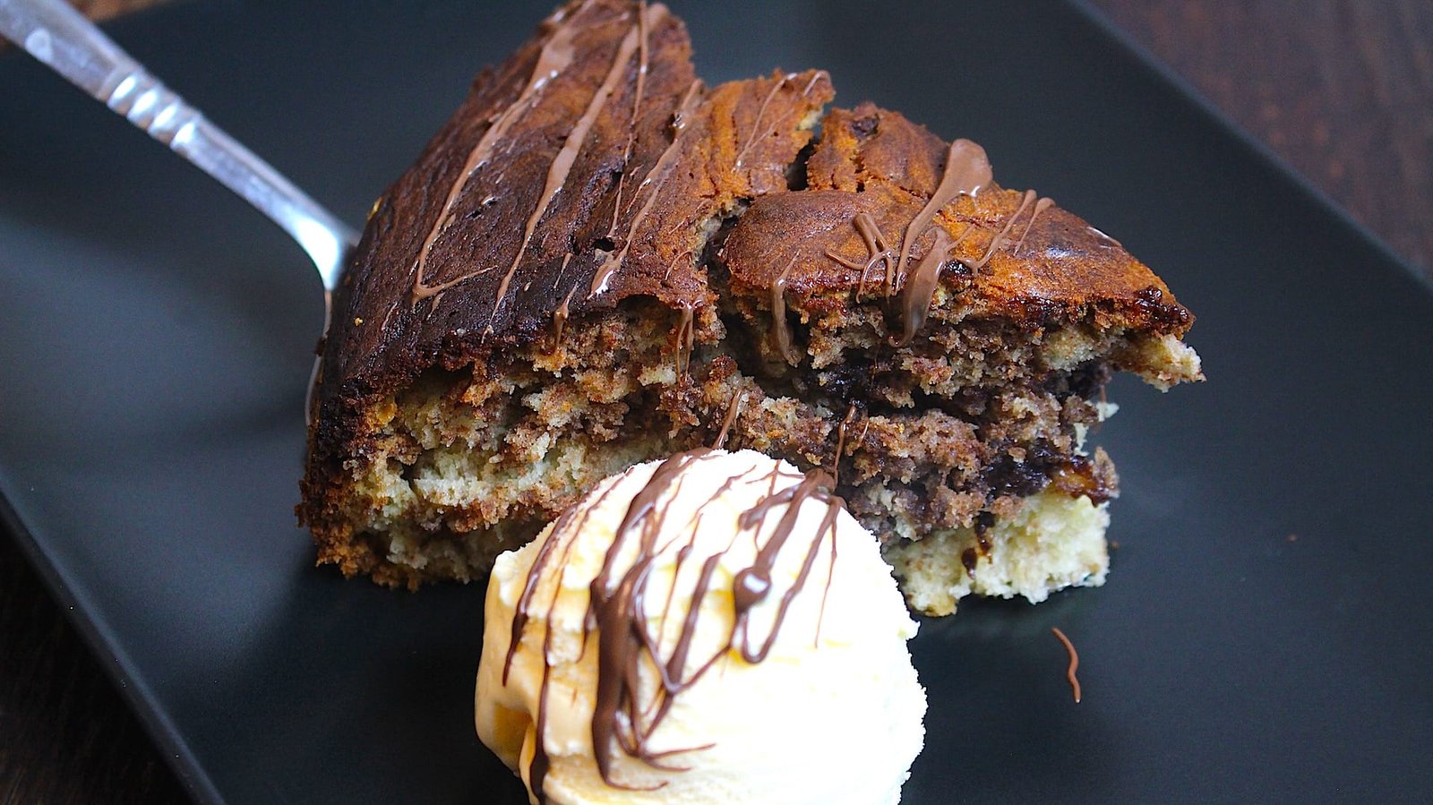 Delicious Banana & Nutella Cake Recipe | Cook with Faiza