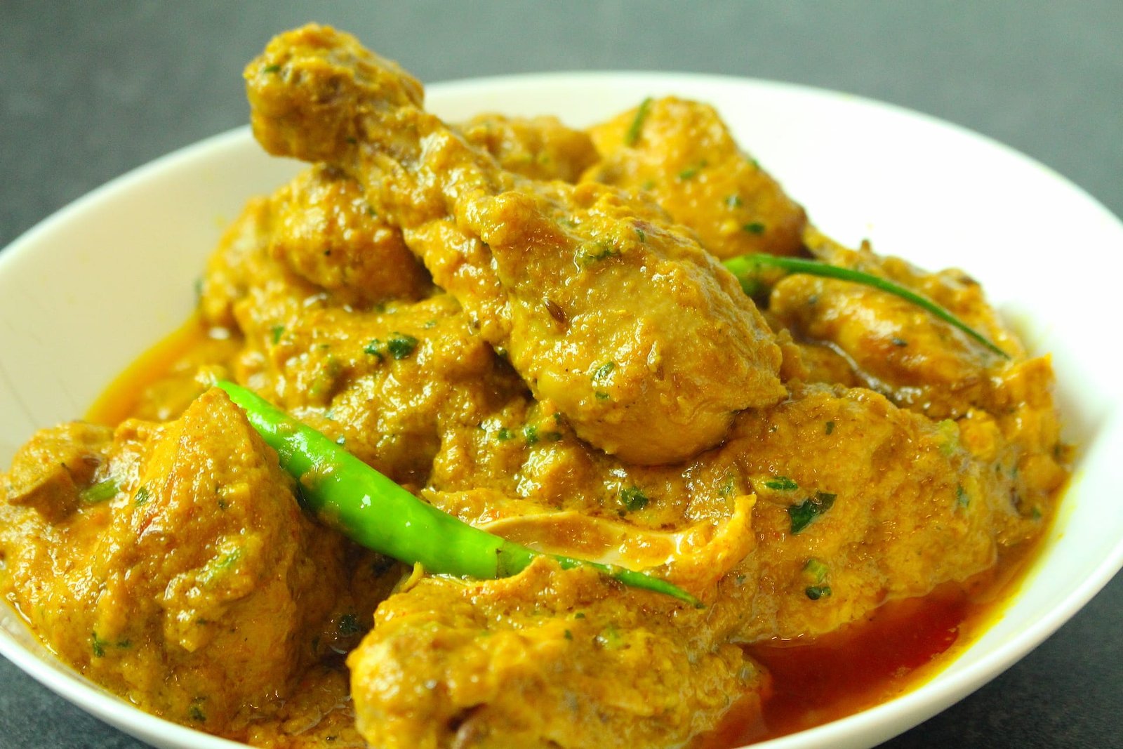 SPECIAL BHUNA CHICKEN l Bhuna Chicken Recipe *COOK WITH FAIZA*