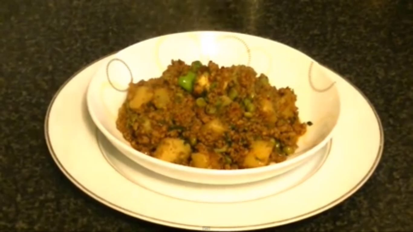 Aloo Keema Matar Recipe | Cook with Faiza
