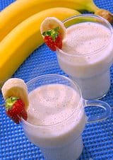 BANANA MILKSHAKE - COOK WITH FAIZA